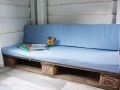 Sofa mit selbstgenähten Sitzbezügen im Baumhaus.  JanaKnöpfchen - Nähen für Jungs