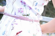Detail der Gürtelschlauf am selbstgenähten Sommerkleid. JanaKnöpfchen - Nähen für Jungs